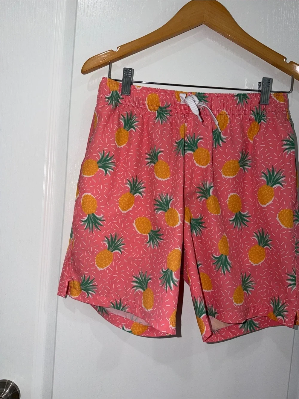 Bearbottom 7”Men's Pink Pineapple Swim Trunks size medium